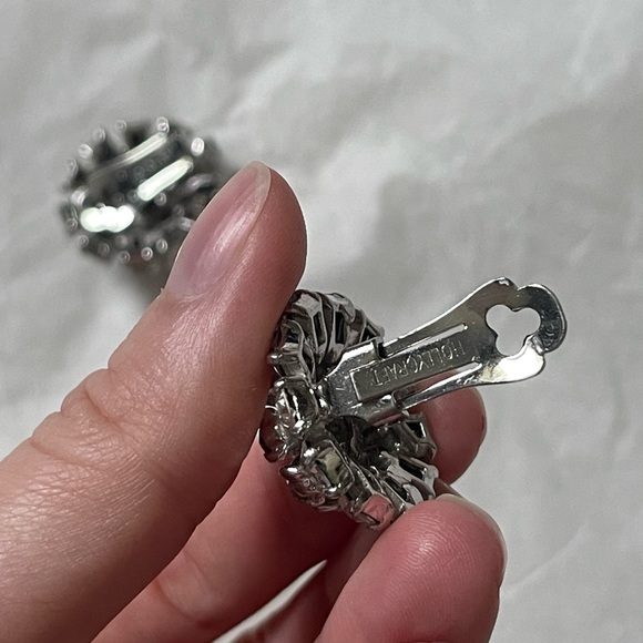 Hollycraft Rhinestone Earrings Clip-On. - Picture 2 of 6
